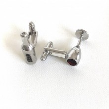 Şarap Şişe ve Kadeh Kol Düğmesi - Rodyum, kadeh içi kırmızı  dolgulu.